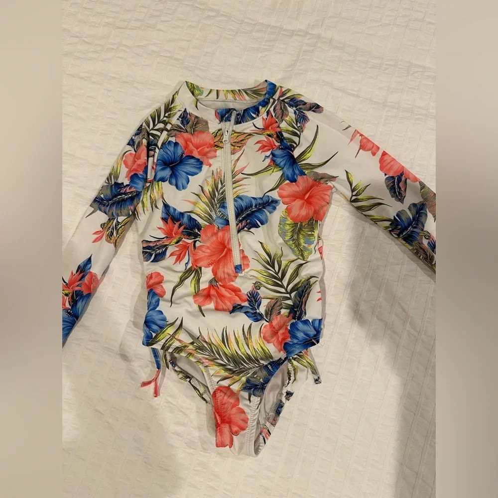 Hawaiian print long sleeve Swimsuit size 6-6X
